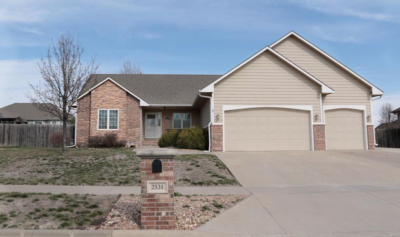 2531 Stonepost Ln, Salina, KS 67401