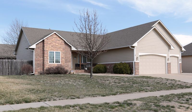 2531 Stonepost Ln, Salina, KS 67401