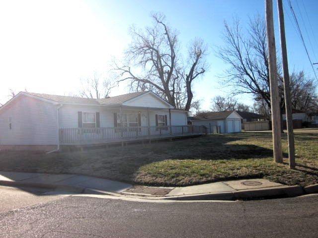 1905 Haskett Ave, Salina, KS 67401