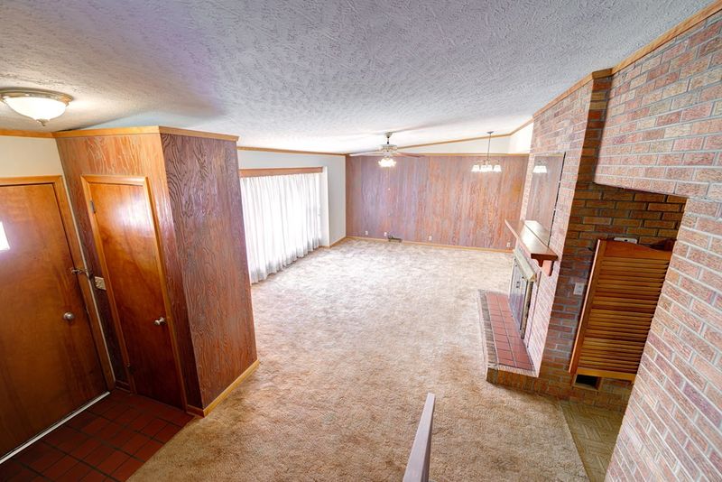 718 E Wilson St, Salina, KS 67401