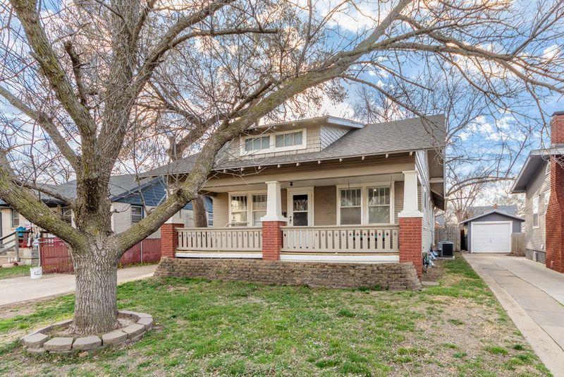 736 S 9th St, Salina, KS 67401