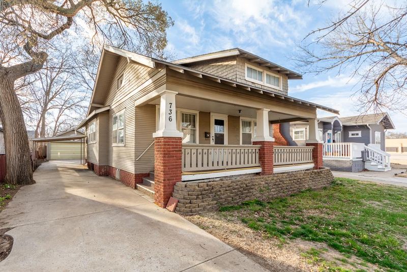 736 S 9th St, Salina, KS 67401