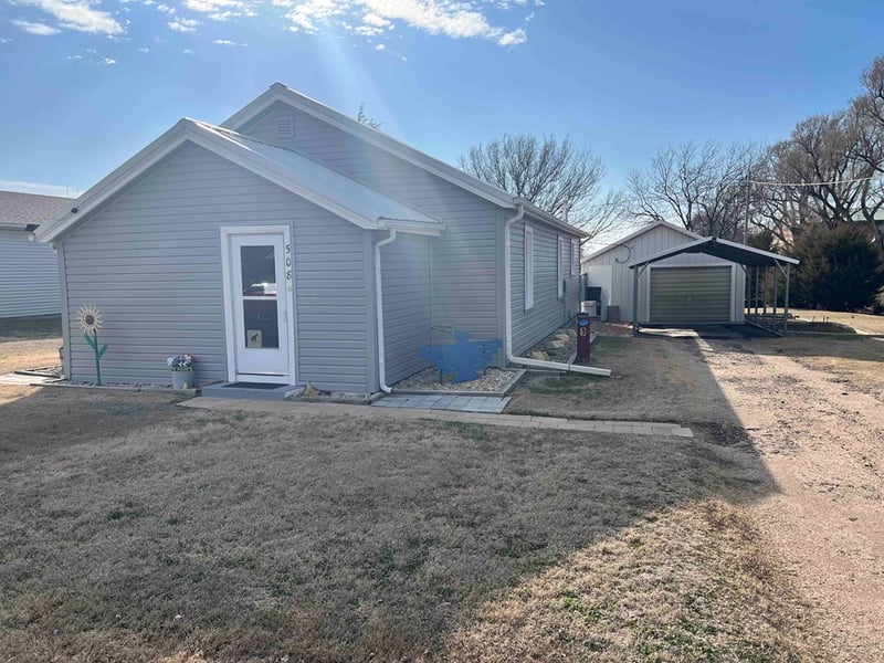 508 S Main St, Bushton, KS 67427