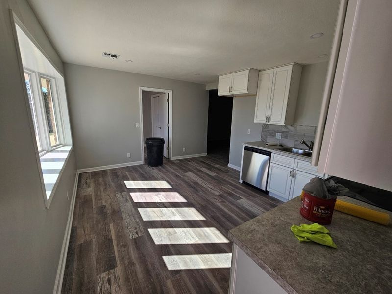 357 E Shipton Rd, Salina, KS 67401