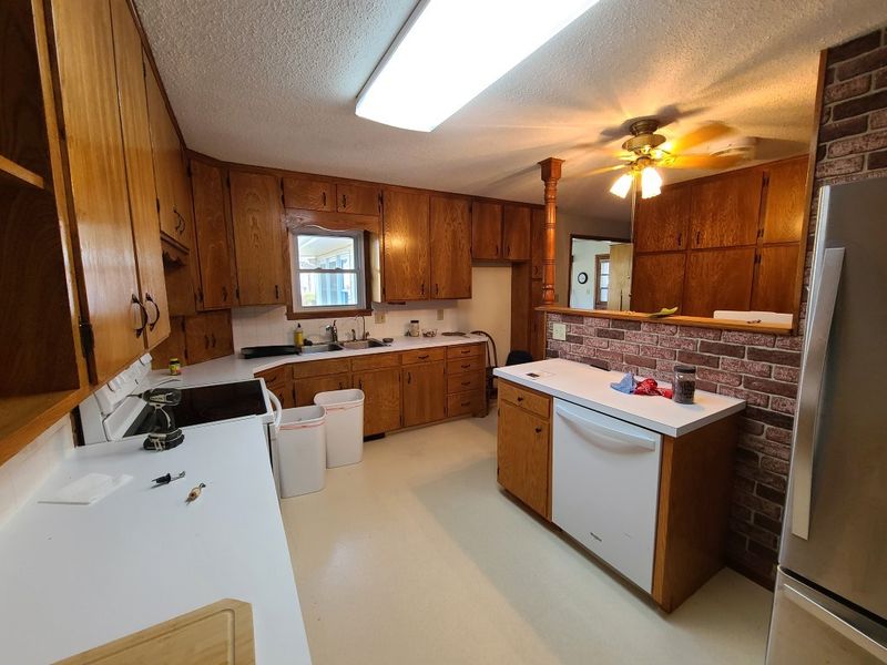 703 N Washington St, Lindsborg, KS 67456