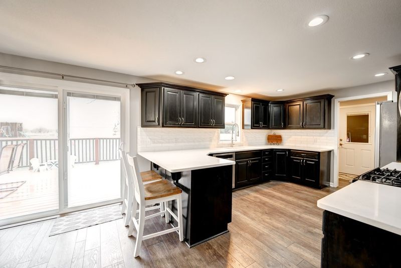 225 S Simpson Rd, Salina, KS 67401