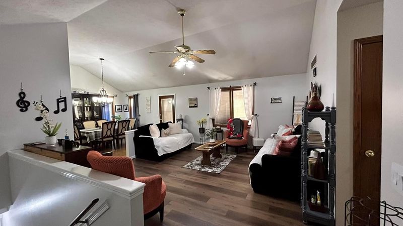 1228 Meyer Dr, Salina, KS 67401