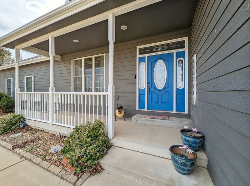 708 Emerald Dr, Lindsborg, KS 67456