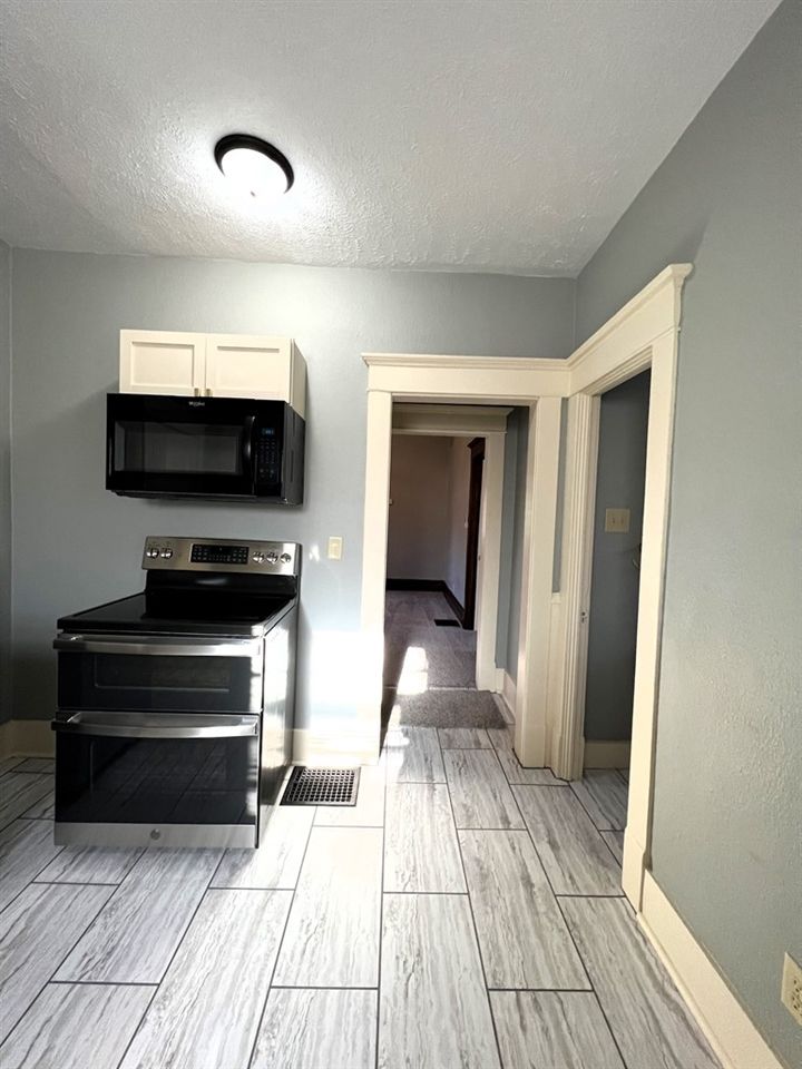 641 Highland Ave, Salina, KS 67401