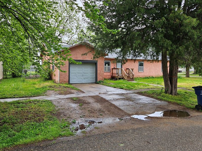 211 N Maple, Solomon, KS 67480
