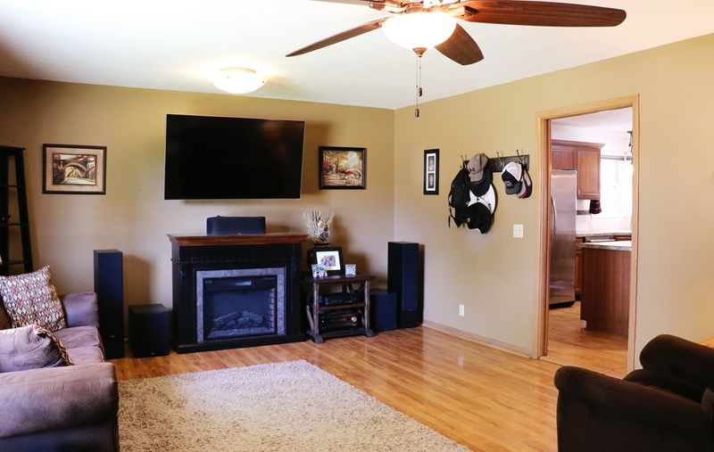 2016 Quincy Ct, Salina, KS 67401