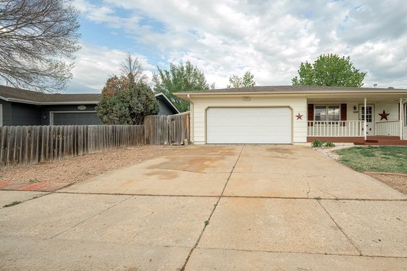 2019 Glendale Rd, Salina, KS 67401