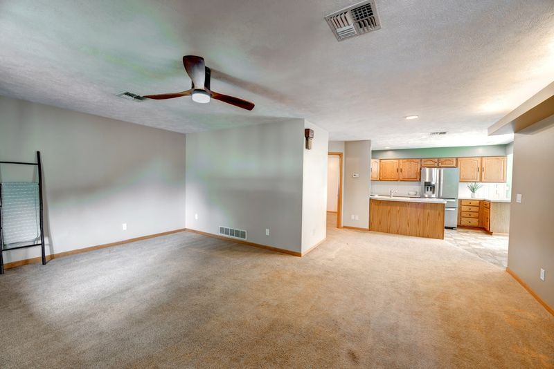 1401 Meyer Dr, Salina, KS 67401