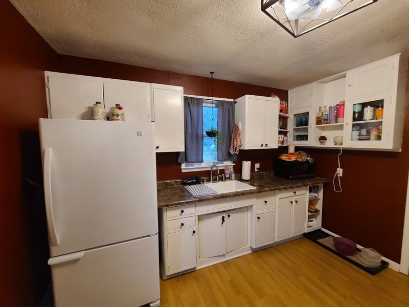 131 W Mcpherson St, Lindsborg, KS 67456