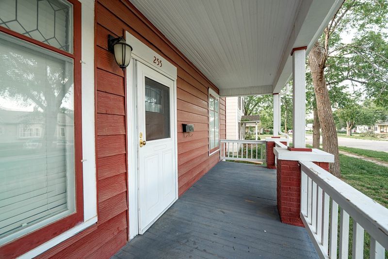 255 N Columbia Ave, Salina, KS 67401