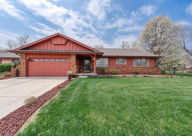 704 Scott Ave, Salina, KS 67401