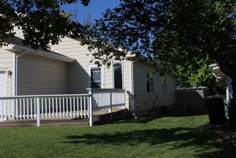 2110 Oxford Dr, Salina, KS 67401