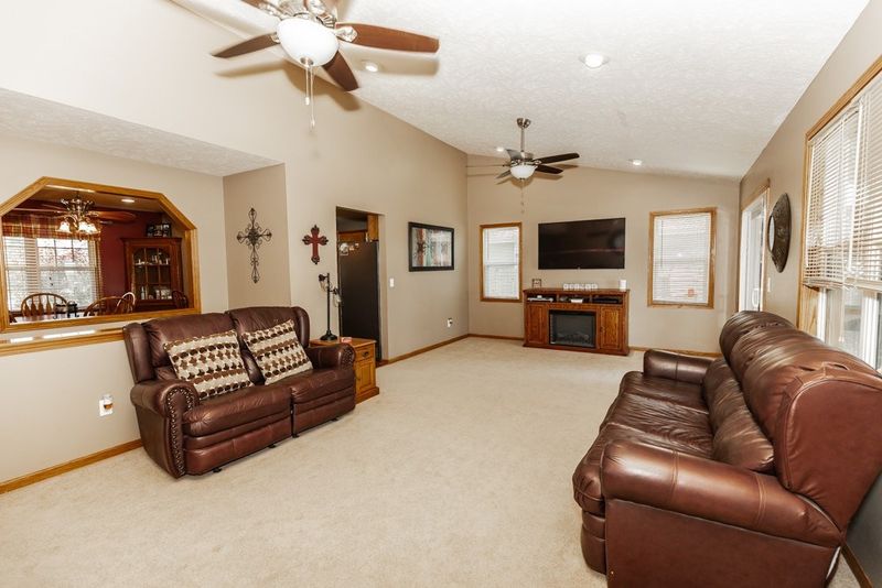 2975 Berkley Ln, Salina, KS 67401