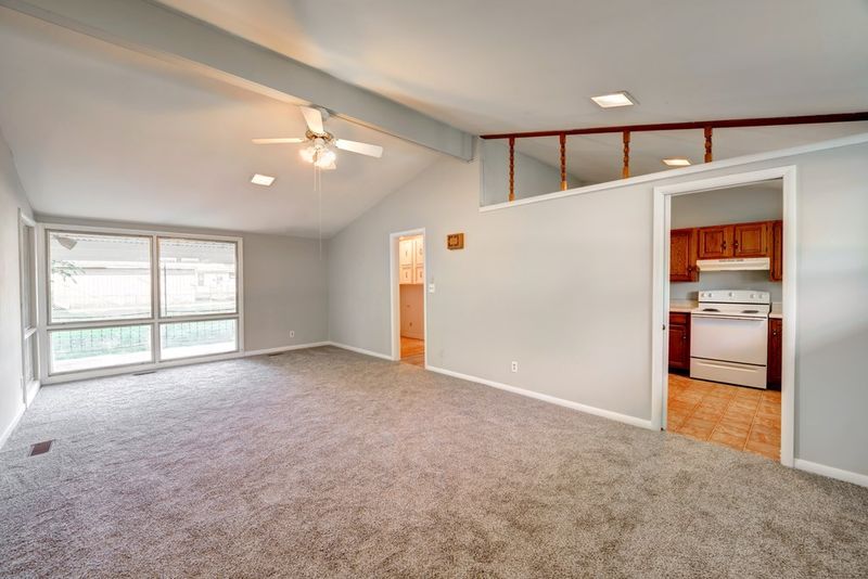1325 Derby St, Salina, KS 67401