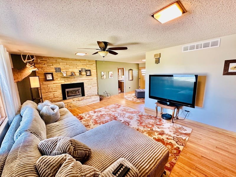 426 S 5th St, Lincoln, KS 67455