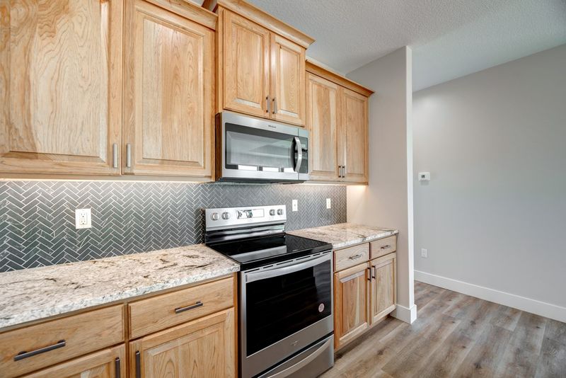 1218 North Shore Dr, Salina, KS 67401