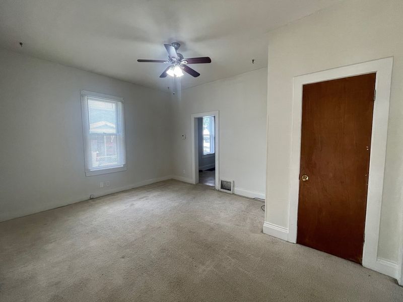 610 S 10th St, Salina, KS 67401