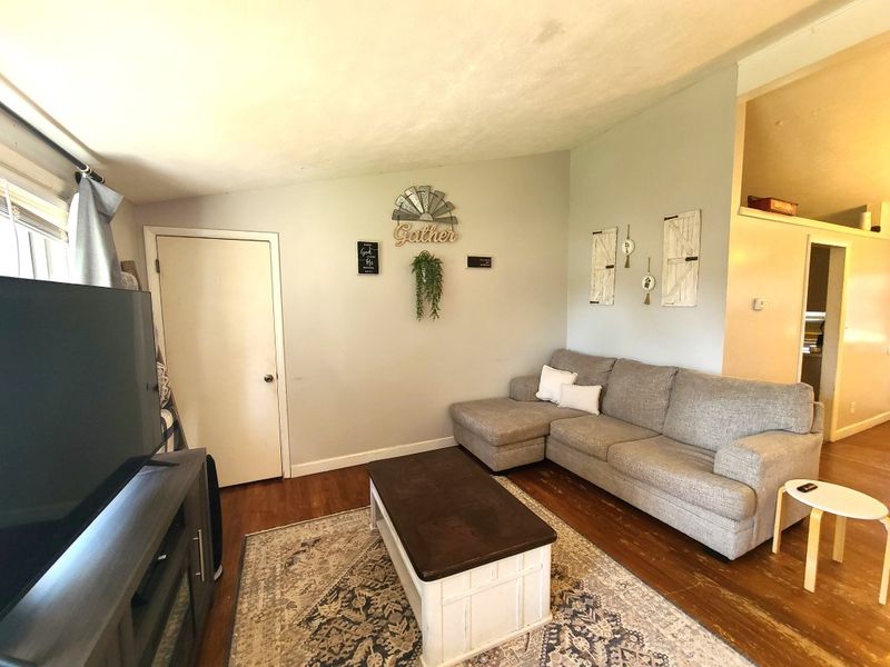 732 Banner Cir, Salina, KS 67401