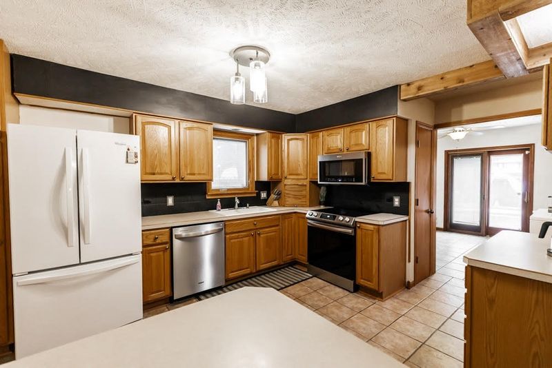 304 Scott Ave, Salina, KS 67401