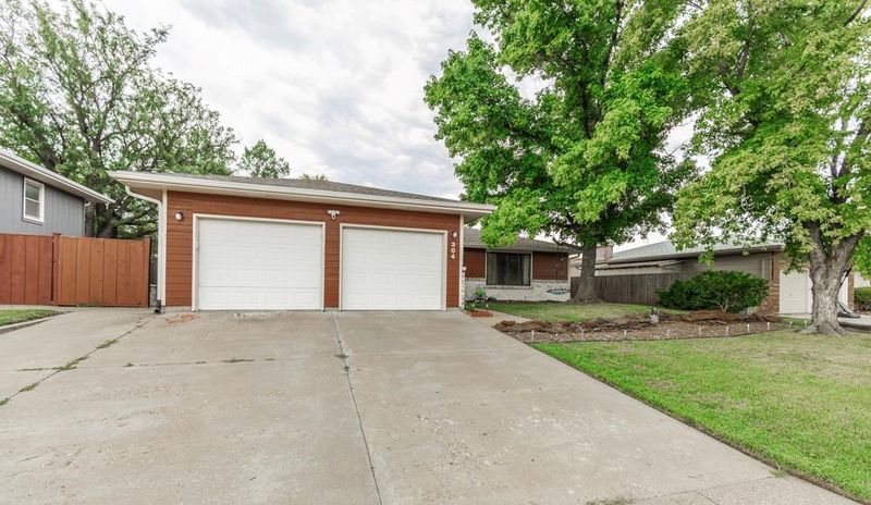 304 Scott Ave, Salina, KS 67401