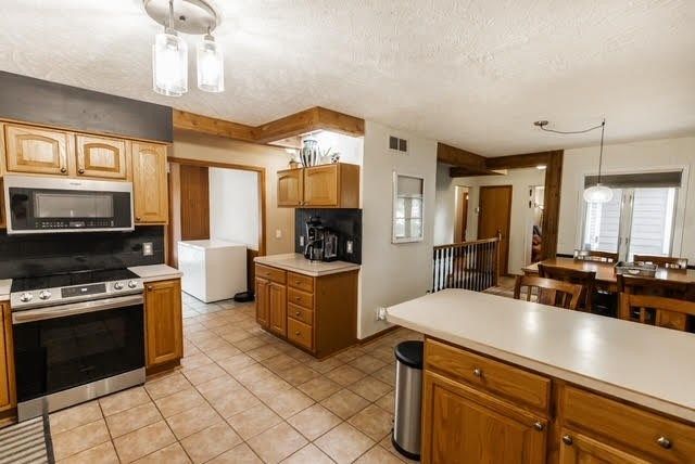 304 Scott Ave, Salina, KS 67401