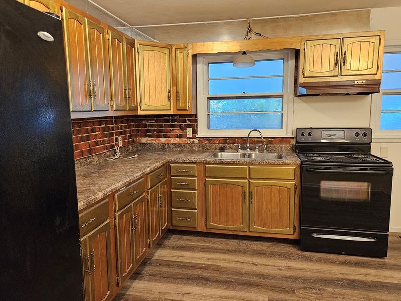 1842 Marc, Salina, KS 67401