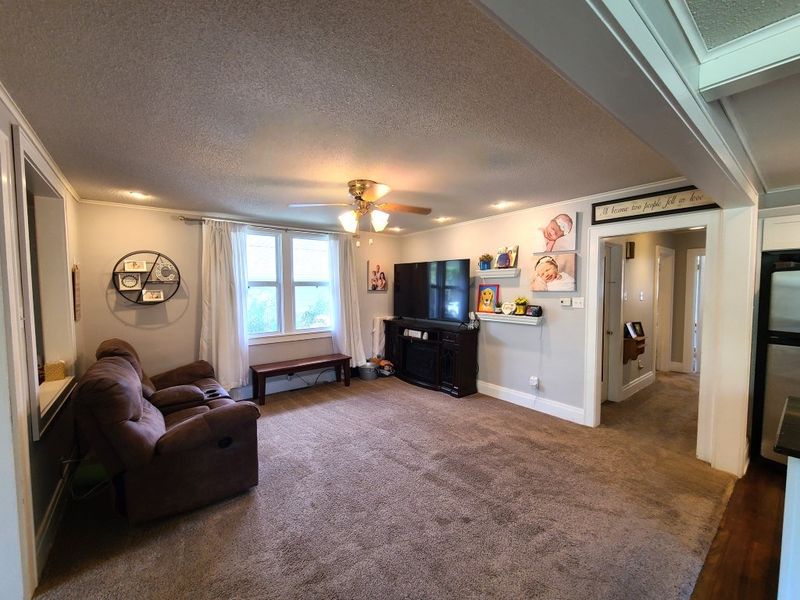 322 N Washington St, Lindsborg, KS 67456