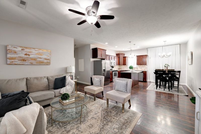 608 Prairie Ln, Salina, KS 67401