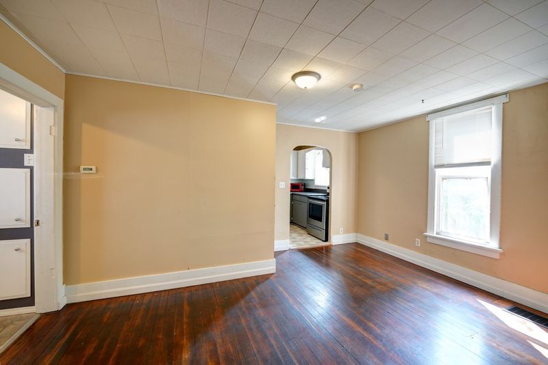 717 S 5th St, Salina, KS 67401