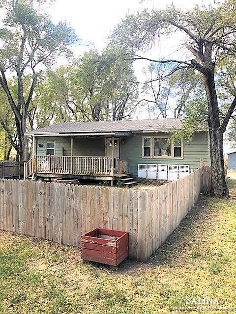 2649 N Gerard Rd, Salina, KS 67401