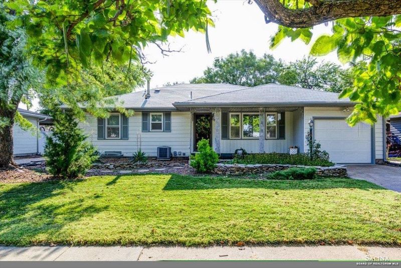 1924 Marc St, Salina, KS 67401