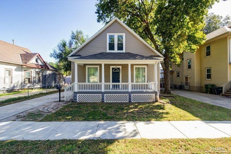 227 S 11th St, Salina, KS 67401