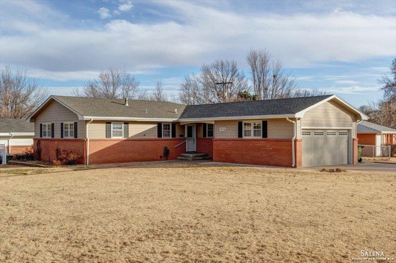 1926 Ruskin Rd, Salina, KS 67401