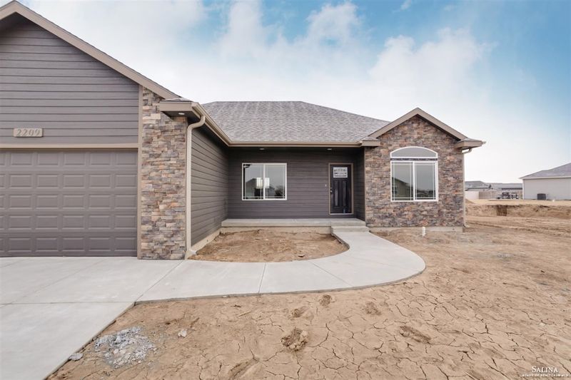 2209 River Trail Rd, Salina, KS 67401