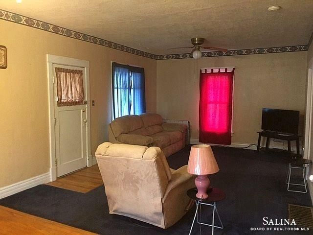 211 Cherry Ave, Minneapolis, KS 67467