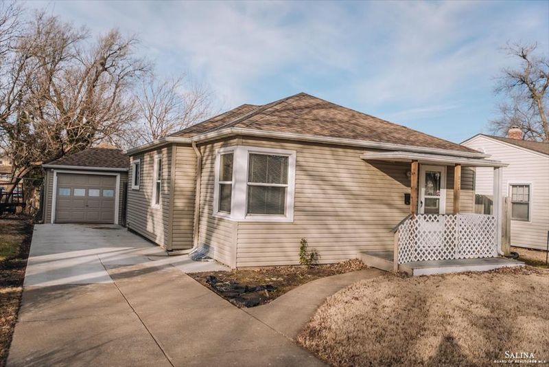 604 S Phillips Ave, Salina, KS 67401