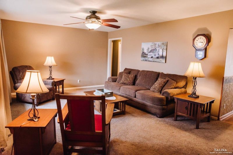2160 Edward St, Salina, KS 67401