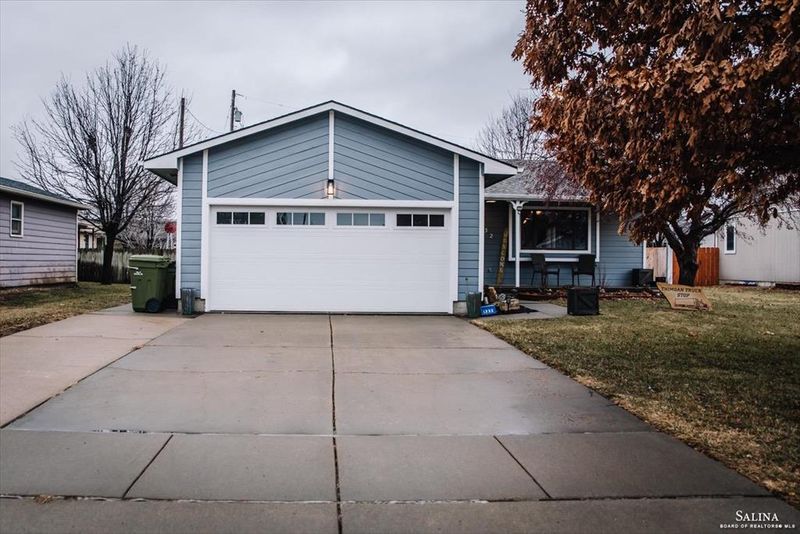1232 Meyer Dr, Salina, KS 67401