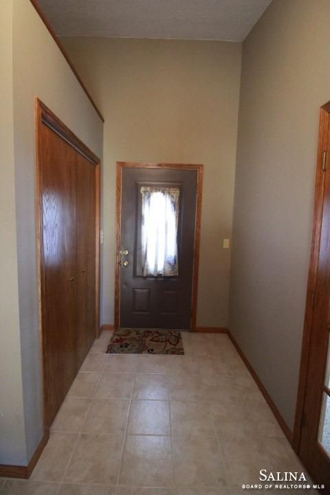 2379 Fair Rd, Abilene, KS 67410