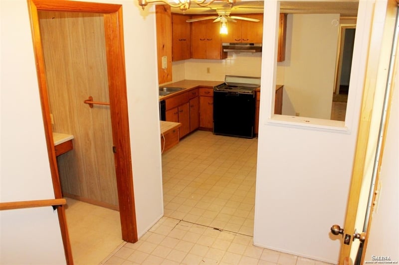 408 S 1st St, Bushton, KS 67427