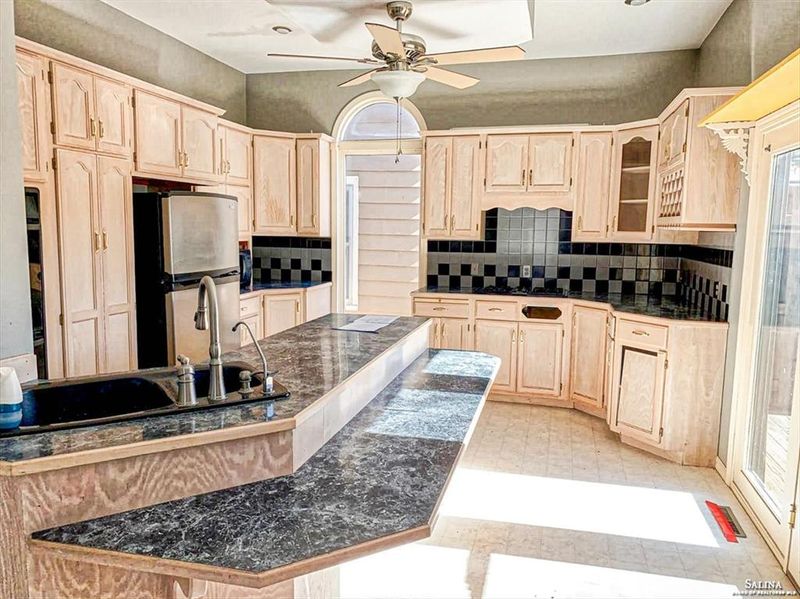 408 E 7th St, Concordia, KS 66901