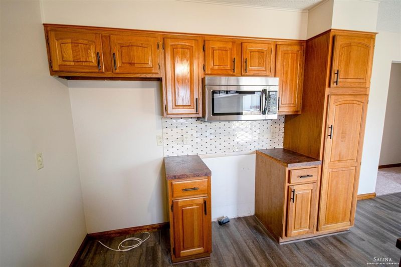 2150 Edward St, Salina, KS 67401