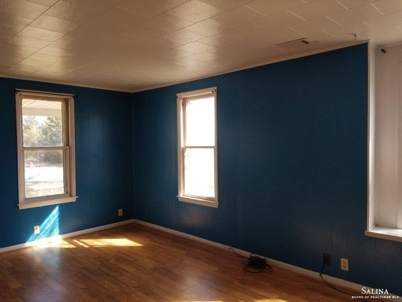208 S Maud St, Marquette, KS 67464