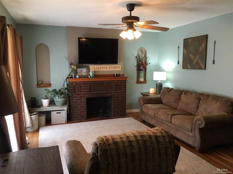 801 S 11th St, Salina, KS 67401