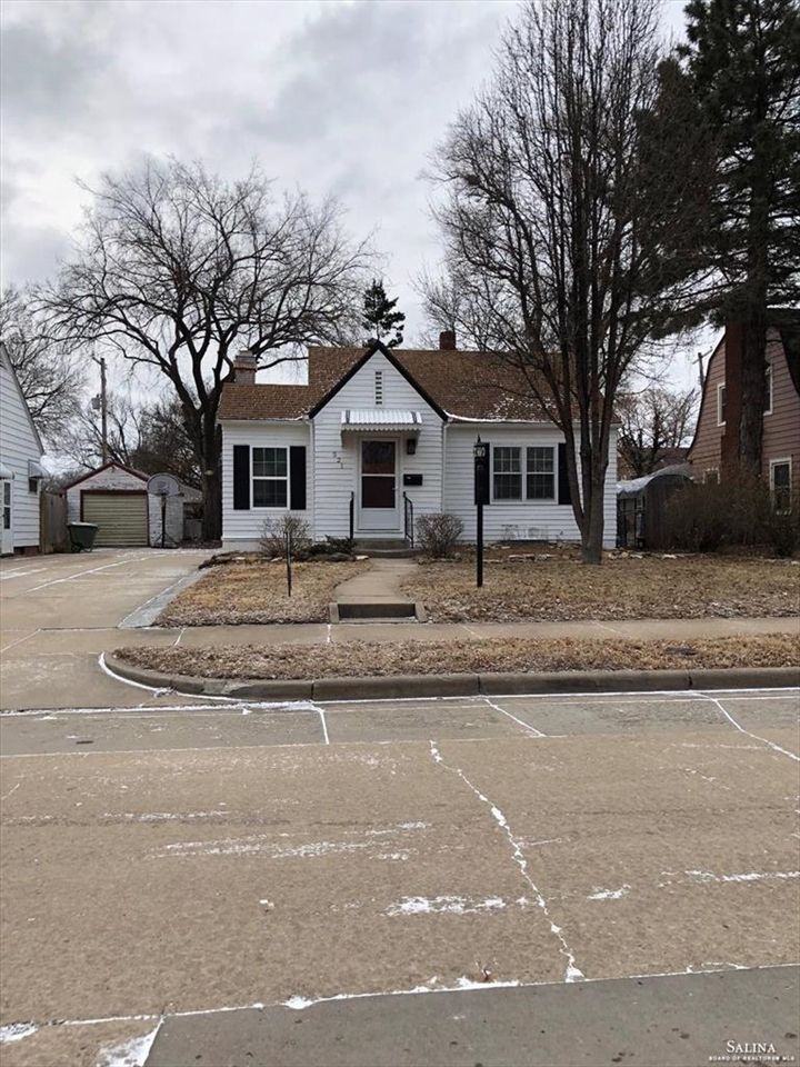 521 W Beloit Ave, Salina, KS 67401